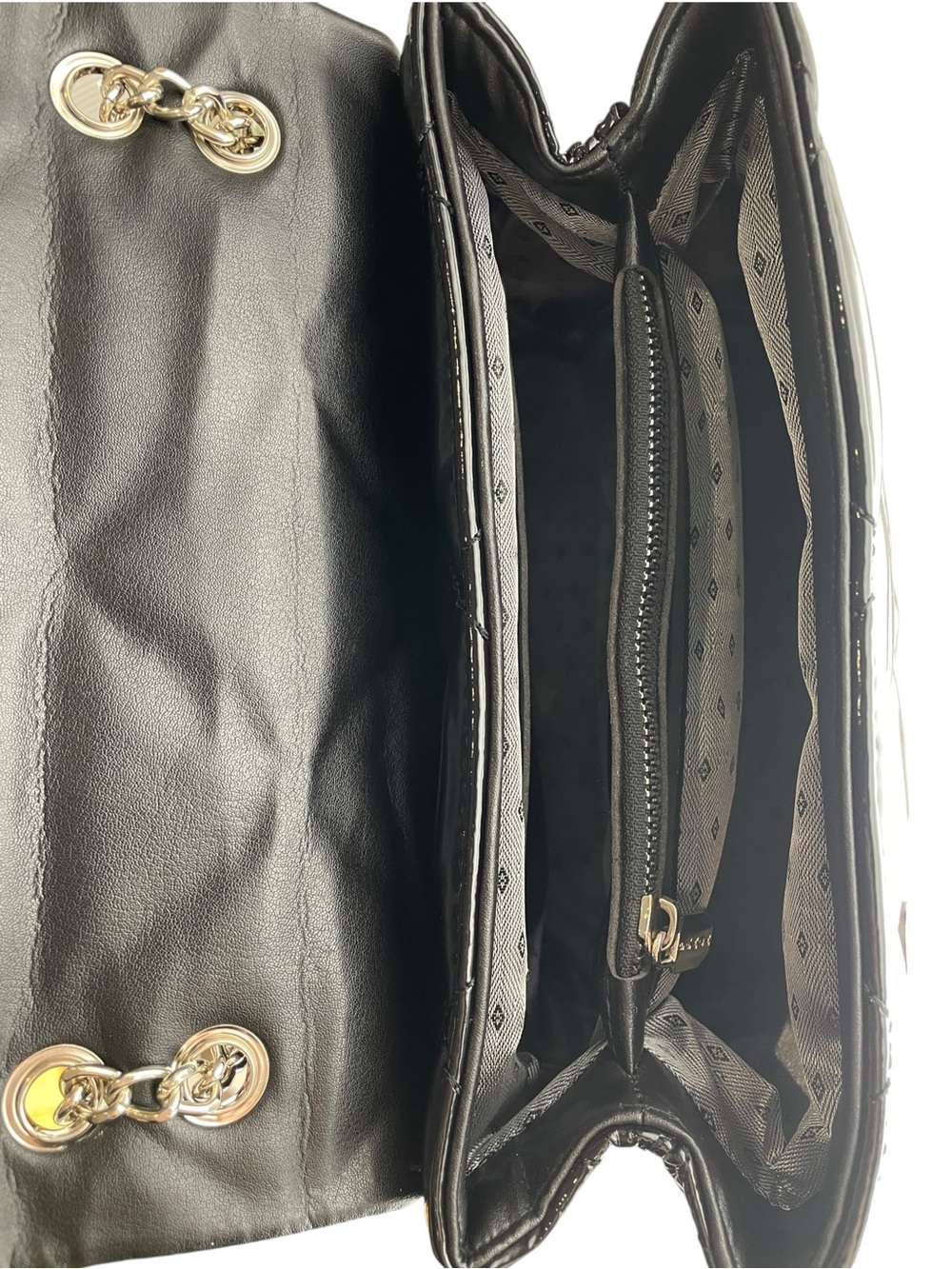 🖤 Black Patent Quilted Chain Shoulder Bag 🖤 - Picture 10 of 11